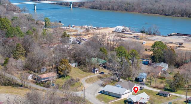 Photo of 1213 Perryville Rd, Parsons, TN 38363