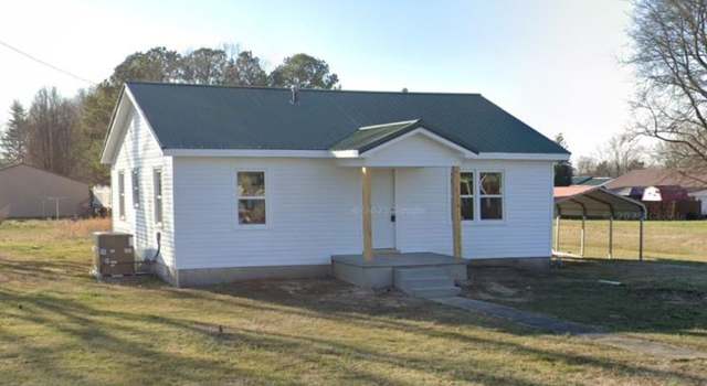 Photo of 330 S Walnut St, Hohenwald, TN 38462