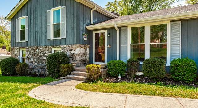 Property at 823 Cumberland Hills Dr, Hendersonville, TN 37075, 4 beds, 3 baths
