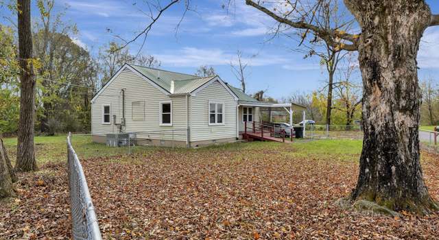 Photo of 417 W Coffee St, Tullahoma, TN 37388