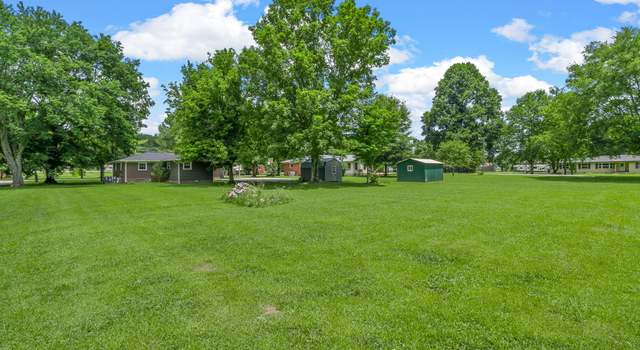 Photo of 216 Sunset Dr, Waverly, TN 37185