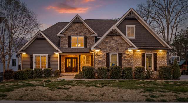 Photo of 563 Clear Canyon Dr, Hixson, TN 37343