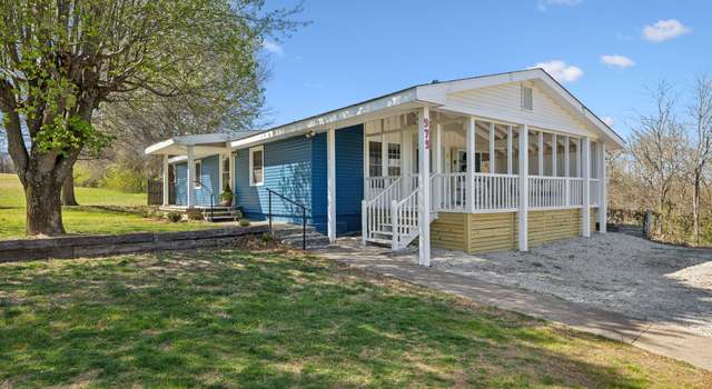Photo of 979 Carters Creek Pike, Columbia, TN 38401