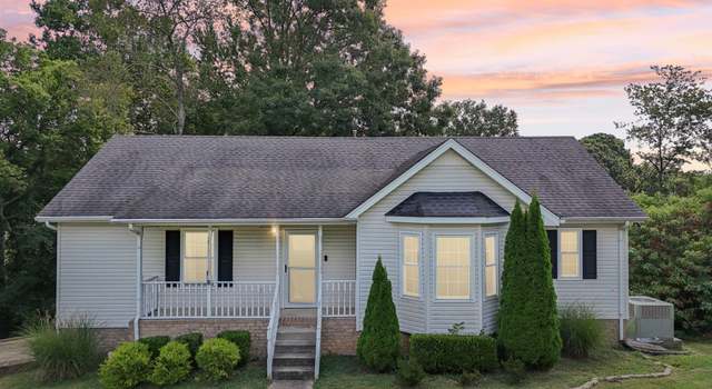 Photo of 1052 Shadowbrook Dr, Greenbrier, TN 37073