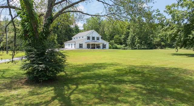 Photo of 954 Old Perryville Rd, Parsons, TN 38363