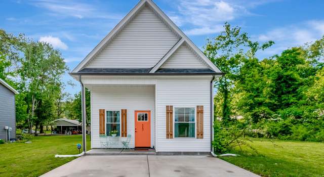 Photo of 517 Main St, Burns, TN 37029
