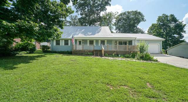 Photo of 221 Magnolia Rd, Sparta, TN 38583