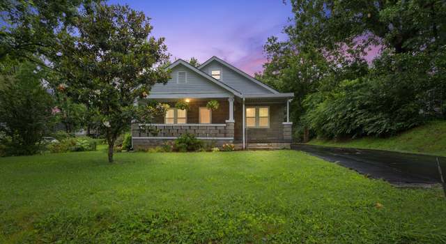Photo of 104 S Charlotte St, Dickson, TN 37055
