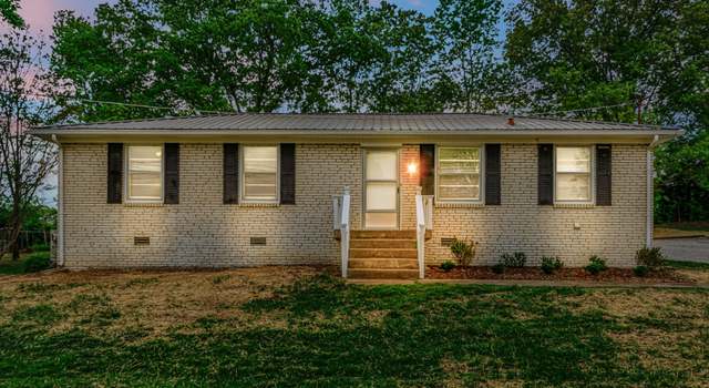 Photo of 129 Hilltop Dr, Mc Ewen, TN 37101
