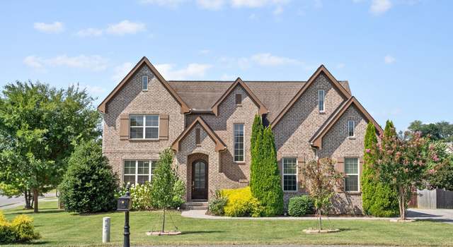 Property at 1059 Cantwell Pl, Spring Hill, TN 37174, 4 beds, 4.5 baths