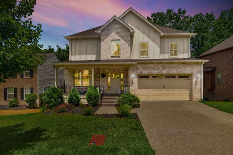 Photo of 7024 Oak Brook Ter Brentwood, TN 37027