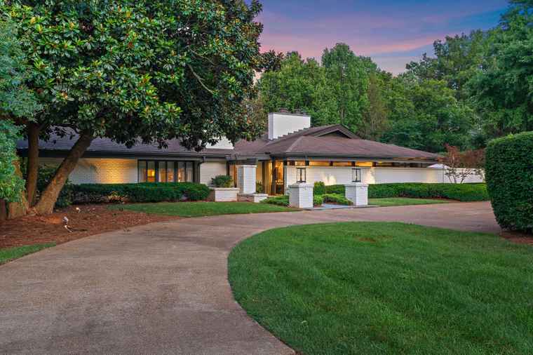 Photo of 5943 Sedberry Rd Nashville, TN 37205
