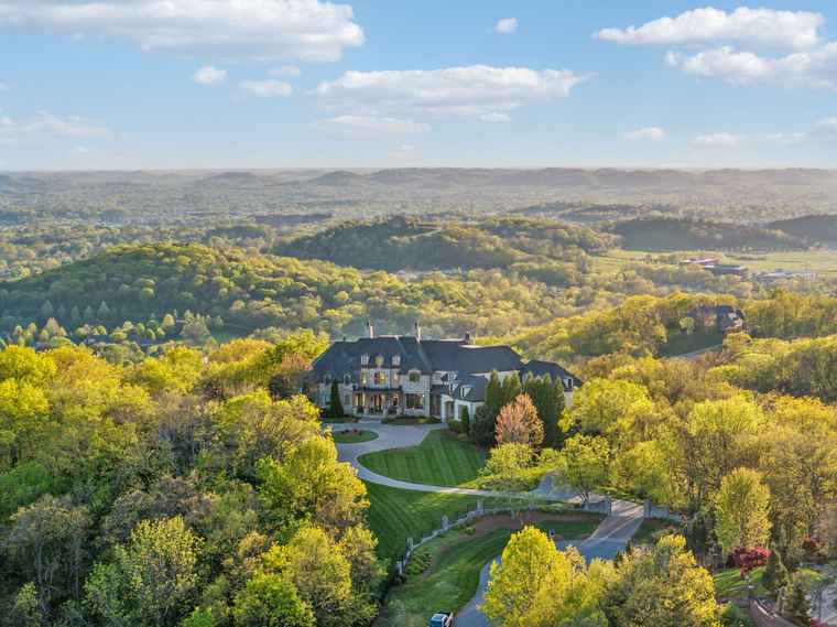 Photo of 513 King Richards Ct Franklin, TN 37067