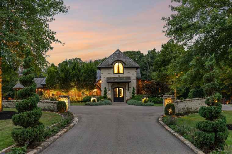 Photo of 5715 Greenbrier Rd Franklin, TN 37064