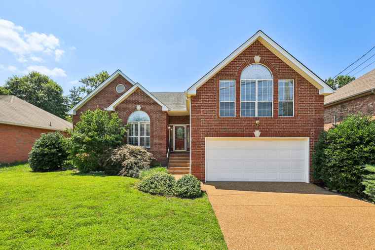Photo of 6636 Sugar Valley Dr Nashville, TN 37211