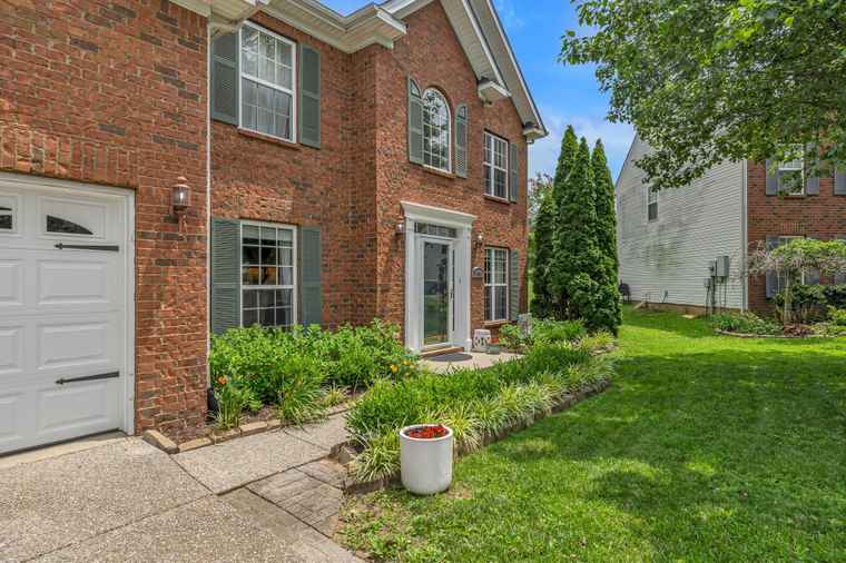 Photo of 2006 Vanguard Ct Spring Hill, TN 37174