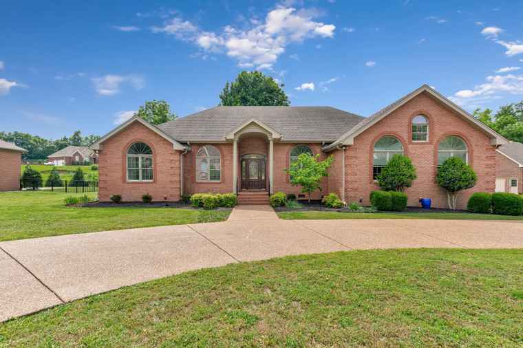 Photo of 514 Lexington Dr Lebanon, TN 37087