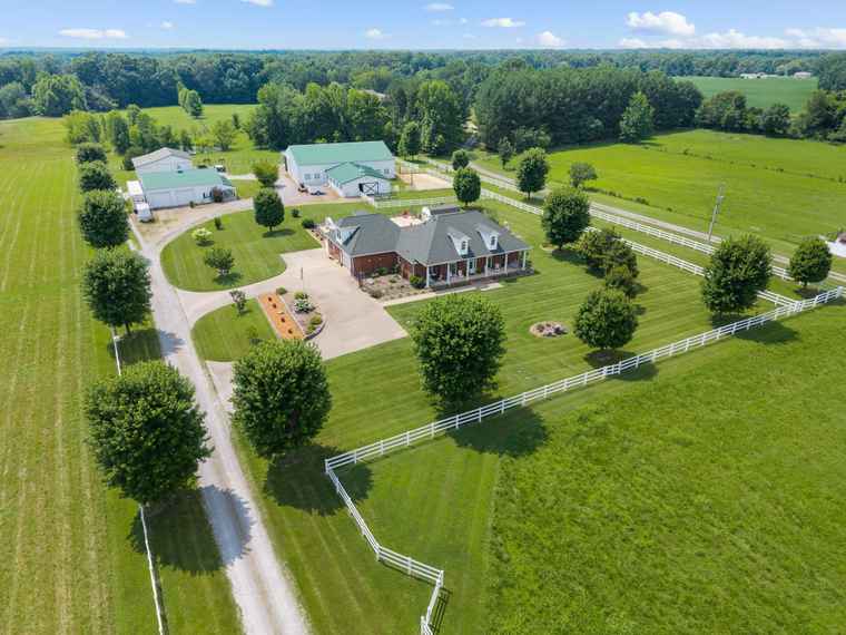 Photo of 870 Oak Plains Rd Clarksville, TN 37043
