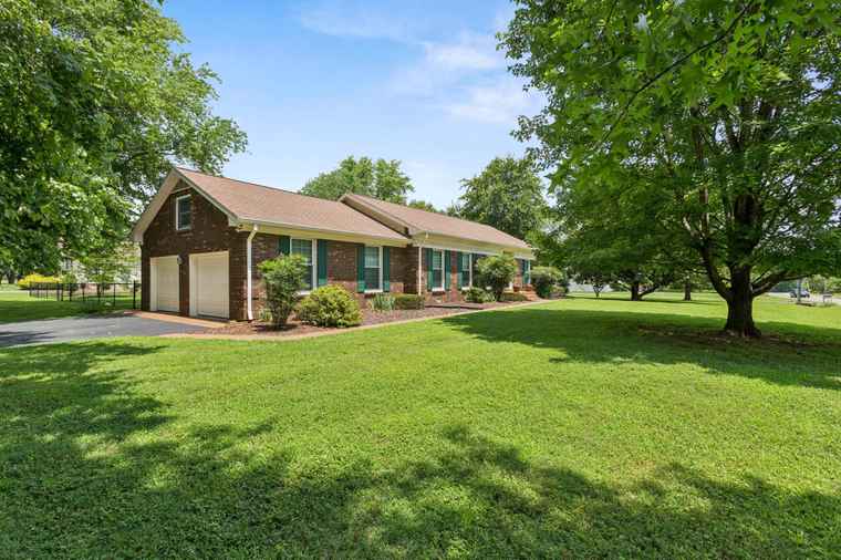 Photo of 631 Bonita Pkwy S Hendersonville, TN 37075