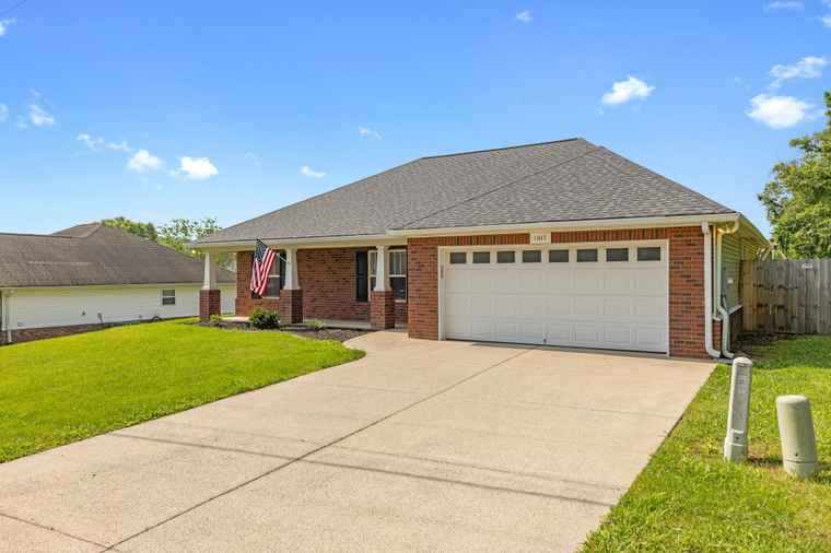 Photo of 1047 Hummingbird Ln Spring Hill, TN 37174