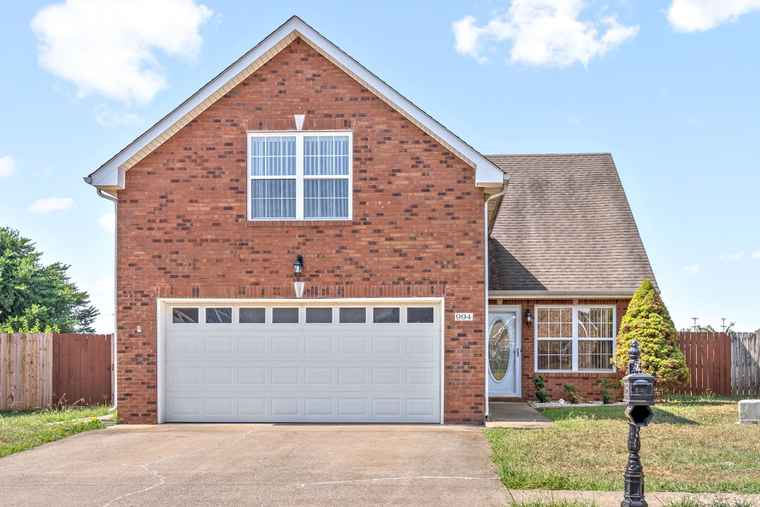 Photo of 994 Culverson Ct Clarksville, TN 37040