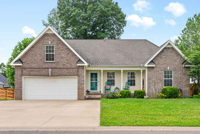 Photo of 3281 Sunny Slope Dr Clarksville, TN 37043