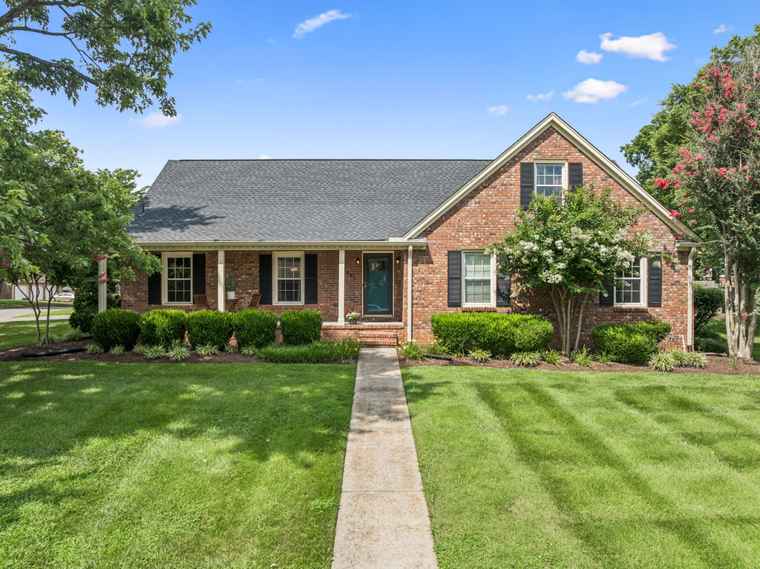 Photo of 1802 Wiltshire Dr Murfreesboro, TN 37129