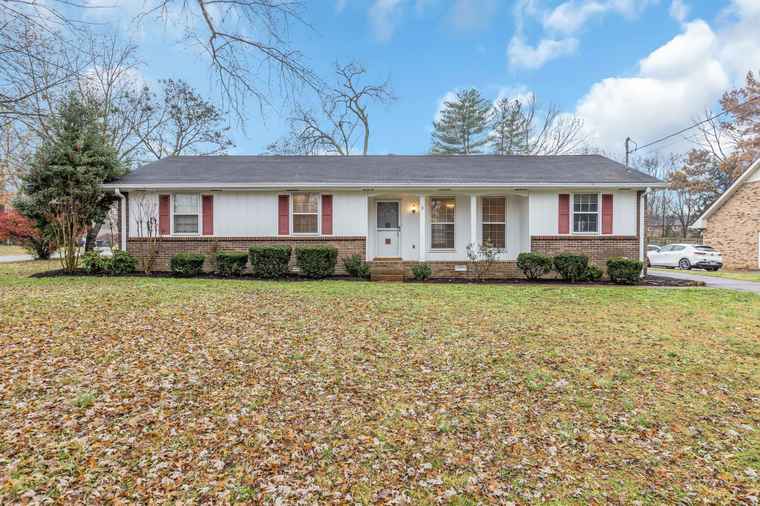 Photo of 8 Ann Ct Franklin, TN 37064