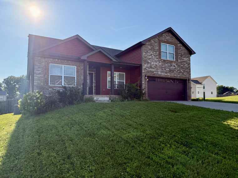 Photo of 1348 Harmon Ln Clarksville, TN 37042