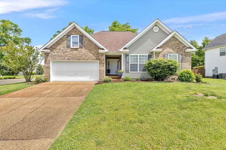 Photo of 1300 Branchside Ct Thompsons Station, TN 37179