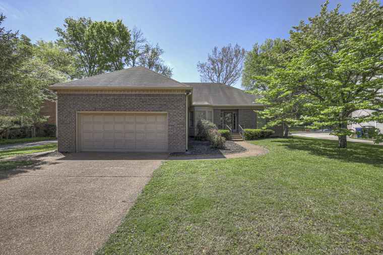 Photo of 1133 Hunters Chase Dr Franklin, TN 37064