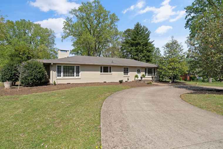 Photo of 914 Sawyer Dr Murfreesboro, TN 37129