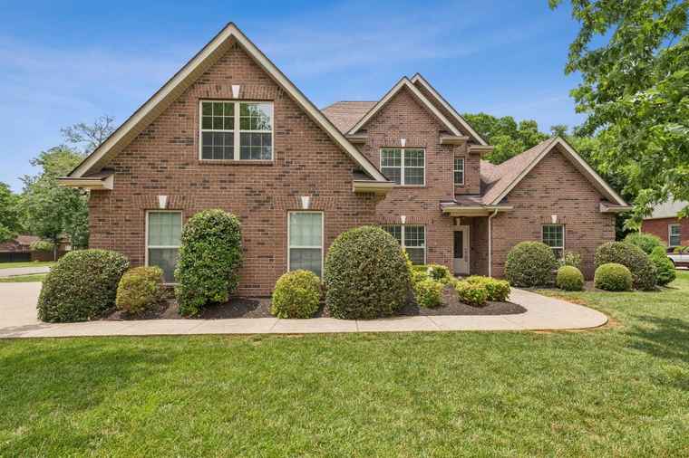 Photo of 2805 Wynthrope Hall Dr Murfreesboro, TN 37129