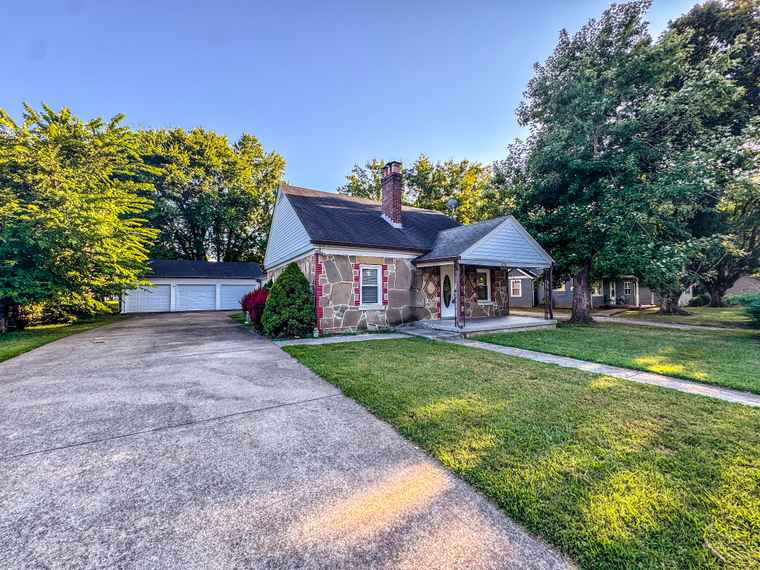 Photo of 828 E Castle St Murfreesboro, TN 37130