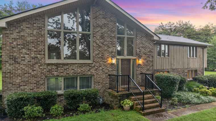 Photo of 1302 Twin Springs Dr Brentwood, TN 37027