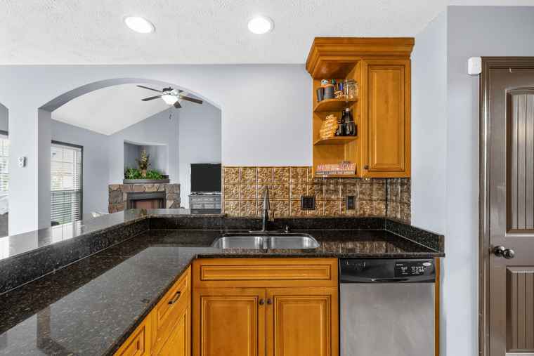 Photo of 1590 Cobra Ln Clarksville, TN 37042
