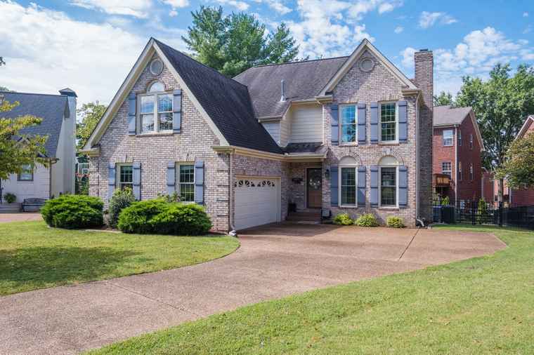 Photo of 1729 Fieldcrest Cir Franklin, TN 37064