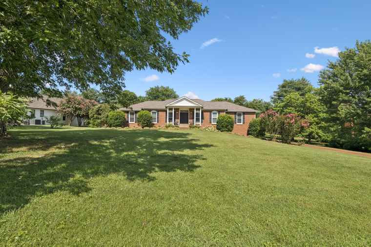Photo of 911 Steeplechase Dr Brentwood, TN 37027