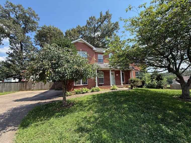 Photo of 718 Cedar Grove Ct Clarksville, TN 37040