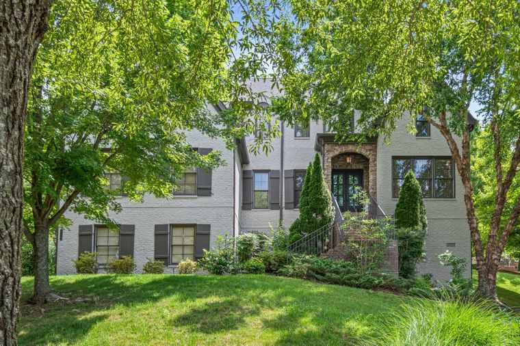 Photo of 219 King Arthur Cir Franklin, TN 37067