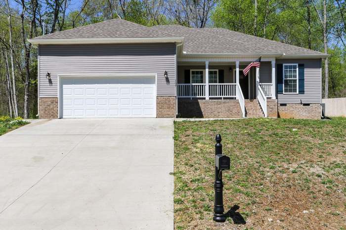 107 Doak St Shelbyville Tn 37160 3 Beds 2 Baths