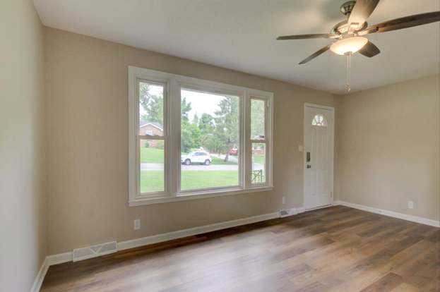 1574 Cherry Tree Dr Clarksville Tn 37042 Mls 2056170 Redfin