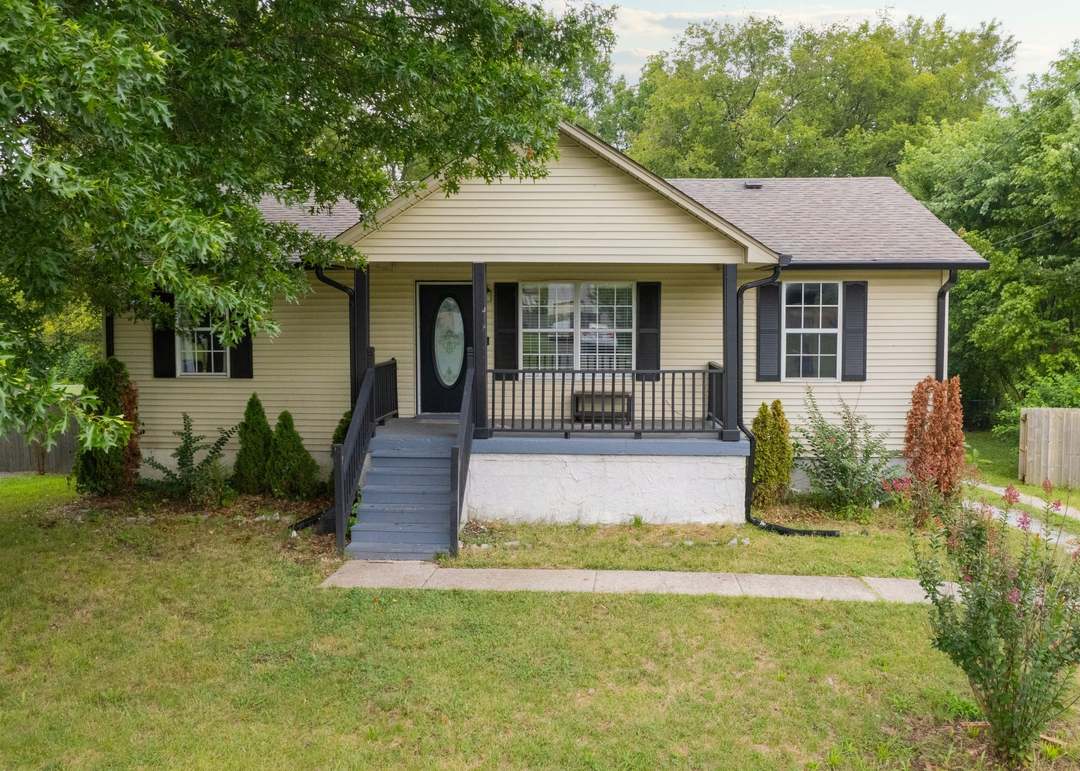 123 Centennial Dr, LA VERGNE, TN 37086