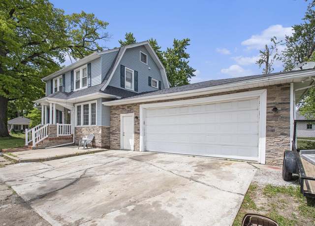 Property at 1224 N Main St, Elkhart, IN 46514, 3 beds, 2 baths