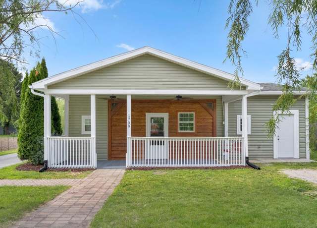 Property at 1709 Sabine St, Huntington, IN 46750, 2 beds, 1 bath
