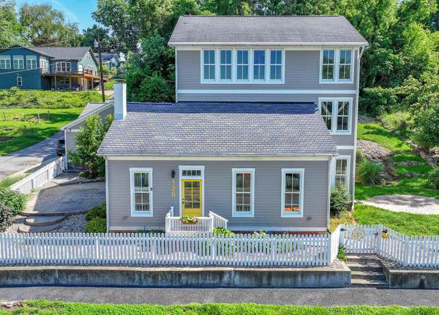 Property at 126 W Jennings St, Newburgh, IN 47630, 5 beds, 3.5 baths
