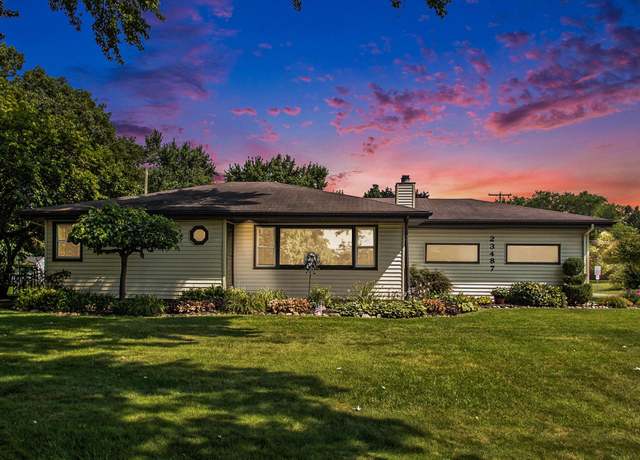 Property at 23487 Greenleaf Blvd, Elkhart, IN 46514, 3 beds, 2 baths