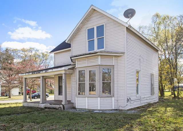 Property at 901 W Garfield Ave, Elkhart, IN 46516, 4 beds, 1.5 baths