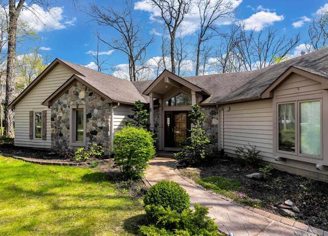 Property at 1706 Holliston Trl, Fort Wayne, IN 46825, 3 beds, 2.5 baths