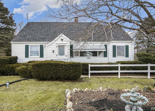 Property at 24681 County Road 26, Elkhart, IN 46517, 4 beds, 1 bath